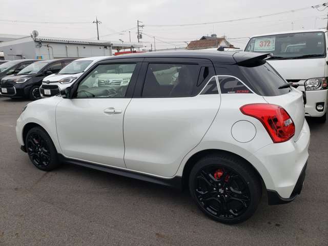 お車の事に詳しくない方や、初めて購入される方にも納得のいくまでご説明させて頂きます。お気軽にご相談ください☆