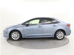 セダンタイプでトランクスペースも広々です。