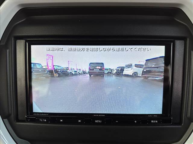 【バックカメラ】新車時に既についていますのでナビを取り付けいただければモニターに映し出すことも可能です。どこまで下がっていいか見るのにとても最適です。