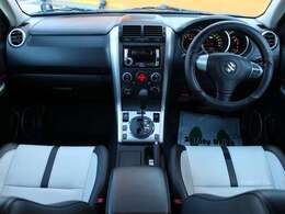 スッキリとしたエスクードらしいデザインのダッシュ回り！フロントビューの視認性もよく運転しやすいと思います★