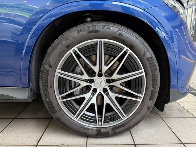総在庫で600台ほどの取り扱いがございます。弊社デモカー使用の車両やメーカー使用の車両などもご紹介ができます。