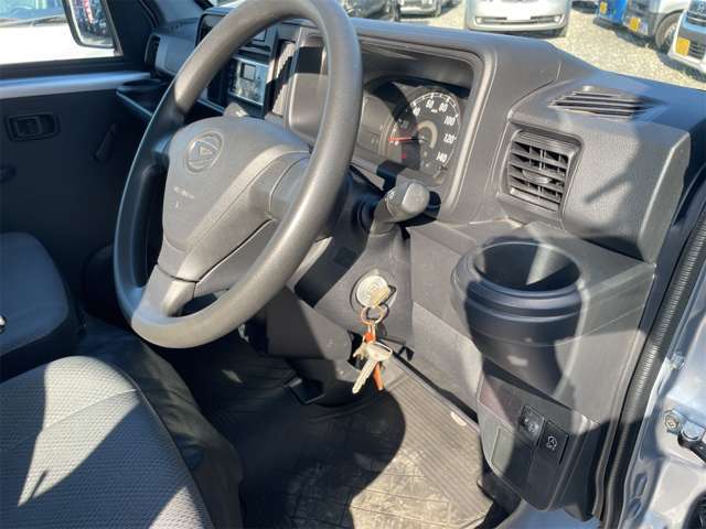 創業45年(株)ミユキのHP→http://miyuki-car.com 　　自社認証工場併設・4名の整備士常駐。高価買取・下取、女性スタッフ在籍、自動車保険、各整備もお任せ！弊社はアフターメンテナンスを大切にしています。す！