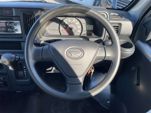 創業45年(株)ミユキのHP→http://miyuki-car.com 　　自社認証工場併設・4名の整備士常駐。高価買取・下取、女性スタッフ在籍、自動車保険、各整備もお任せ！弊社はアフターメンテナンスを大切にしています。