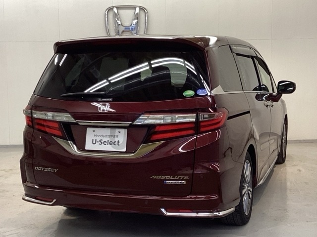【Honda認定中古車 U-Select】　は3つの安心をお約束します。　1　Hondaのプロが整備した安心。 2　第三者機関がチェックした安心。　3　購入後もHondaが保証する安心。