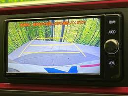 【バックカメラ】駐車時に後方がリアルタイム映像で確認できます。大型商業施設や立体駐車場での駐車時や、夜間のバック時に大活躍！運転スキルに関わらず、今や必須となった装備のひとつです！
