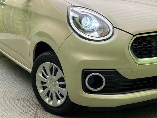 【LEDヘッドライト】悪天候や夜間走行時も良好な視界を確保し安心して運転できる高輝度LEDヘッドライトを装備！点灯速度が早く、消費電力も抑えられています。