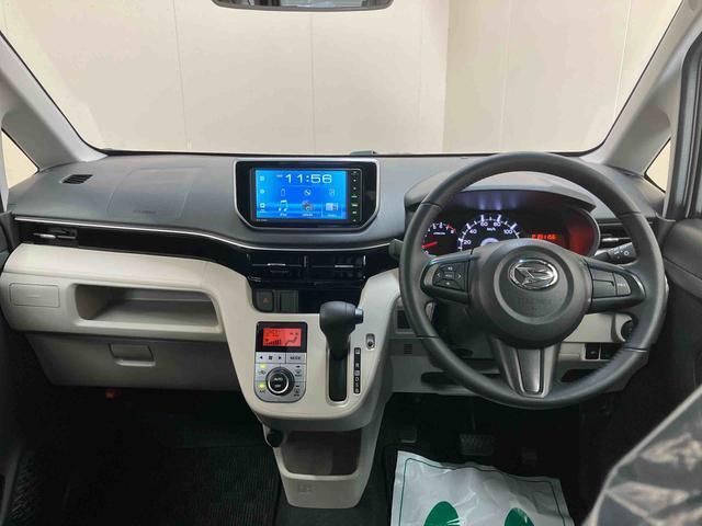 落ち着いたツートンカラーのインパネ色で視界も良好　運転しやすいです