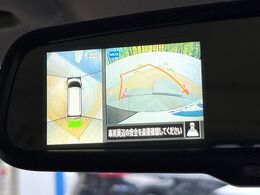 【アラウンドビューモニター】専用のカメラにより、上から見下ろしたような視点で360度クルマの周囲を確認することができます☆死角部分も確認しやすく、狭い場所での切り返しや駐車もスムーズに行えます。