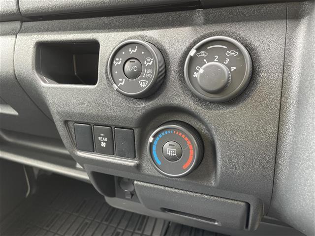 【運転席操作部】快適なドライブを楽しむための機能が装備されています！運転席から触れるので、使いやすいです！除菌プランいれていただくと、さらに清潔で安心していただけます！