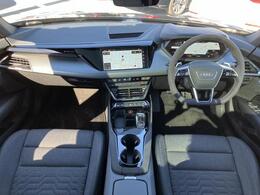●【認定中古車】Audi専門のテクニシャンが、100項目にもおよぶ精密な点検を実施。すべてをクリアしたAudi車のみが対象となります。