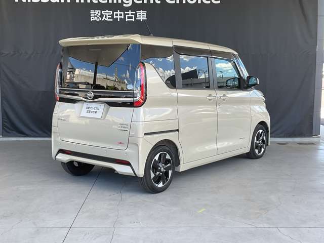 納車前に点検整備をさせていただきます。全車走行距離無制限のワイド保証付きですので安心してお乗りいただけます。