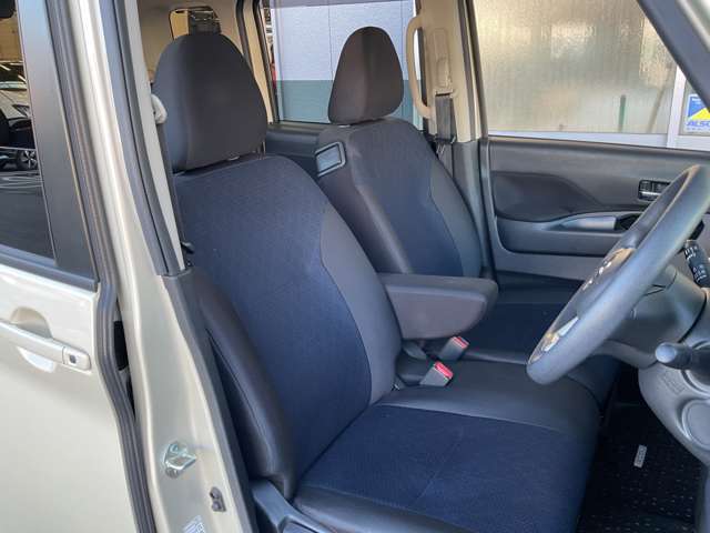 快適に運転できるドライブポジション！シートリフターもあるので無理のない運転姿勢がとれます。