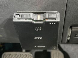 【ETC】高速道路の料金所をストレスなく通過！話題のスポットやサービスエリアに多い「スマートIC」利用時は必須のアイテムです。当店でセットアップを実施、ご納車当日からすぐにご利用いただけます！