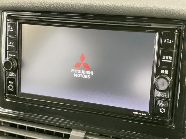 【純正ナビ】人気の純正ナビを装備しております。ナビの使いやすさはもちろん、オーディオ機能も充実！キャンプや旅行はもちろん、通勤や買い物など普段のドライブも楽しくなるはず♪