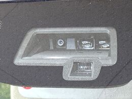 【スズキ　セーフティサポート】走行中に前方の車両等を認識し、衝突しそうな時は警報とブレーキで衝突回避と被害軽減をアシスト。より安全にドライブをお楽しみいただけます。