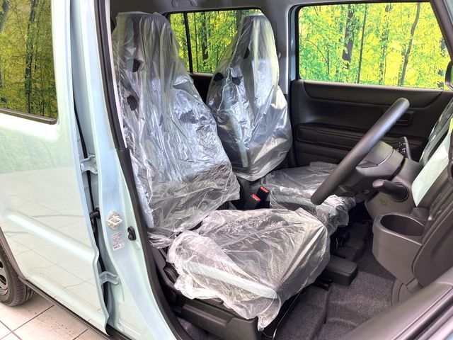 運転席シート廻りは使用感も少なく、良好な状態となっています。丁寧に使われていたことがよくわかりますね。