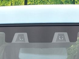 【スズキ　セーフティサポート】走行中に前方の車両等を認識し、衝突しそうな時は警報とブレーキで衝突回避と被害軽減をアシスト。より安全にドライブをお楽しみいただけます。