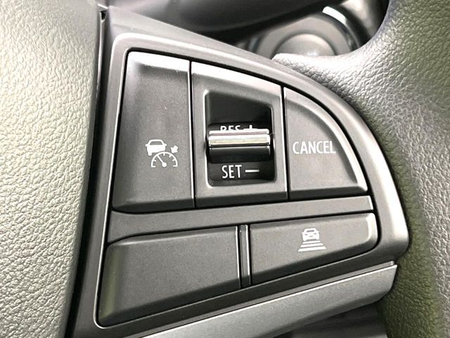 【アダプティブクルーズコントロール】高速道路での長距離走行が楽に！！自動で速度を保つクルーズコントロールが、衝突軽減システムと連携し、前方の車両を感知して車間を保つように速度調節してくれます！！