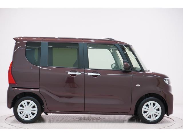 県内13店舗にて常時500台以上ダイハツ車を展示中です。見て、触って、納得のいく一台をぜひ見つけてください。