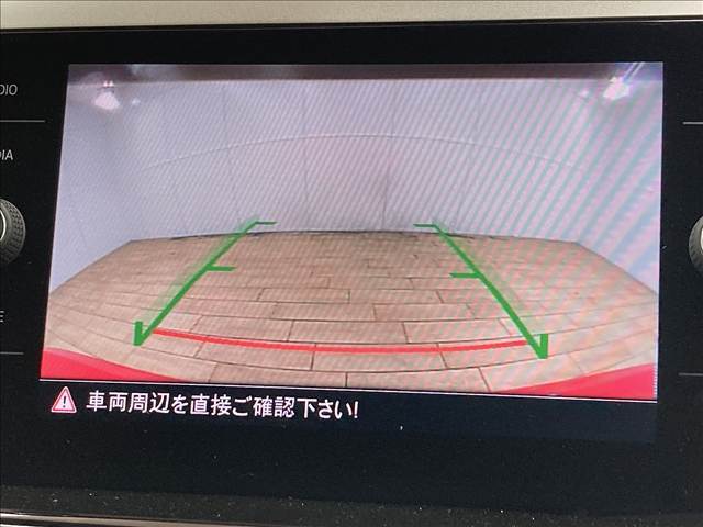 【バックカメラ】便利なバックカメラで安全確認もできます。駐車が苦手な方にもオススメな便利機能です。