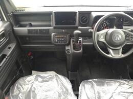 オーディオレス車！このスペースに当社おススメナビゲーションはいかがです？それ以外にもドライブレコーダーやETCなどのパーツの取り付けもできます！お気軽にご相談下さい★