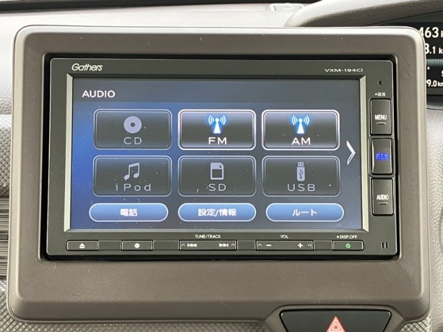 純正インターナビ付きでCD再生・Bluetoothなど付いてとても便利な車両です♪
