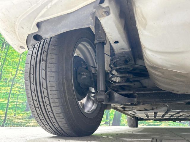 お車を安心してお乗りいただく為には、足回りの定期点検が欠かせません。サービスサポート（有償保証）では無料点検もご提供しており、安心のカーライフをお過ごしいただけるサポート体制が整っています。