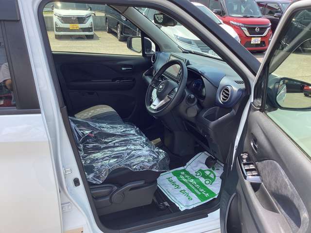 運転席は広くゆったり作られているので運転される方もリラックスして運転できます！