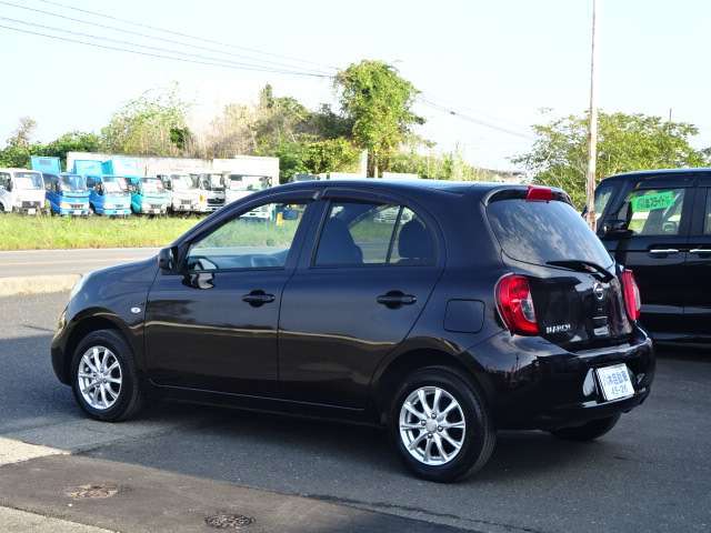 乗用車のほかにも、トラックや商用車などお仕事に活躍する車も多数展示！見応えのある当社へ是非ご来店下さい！
