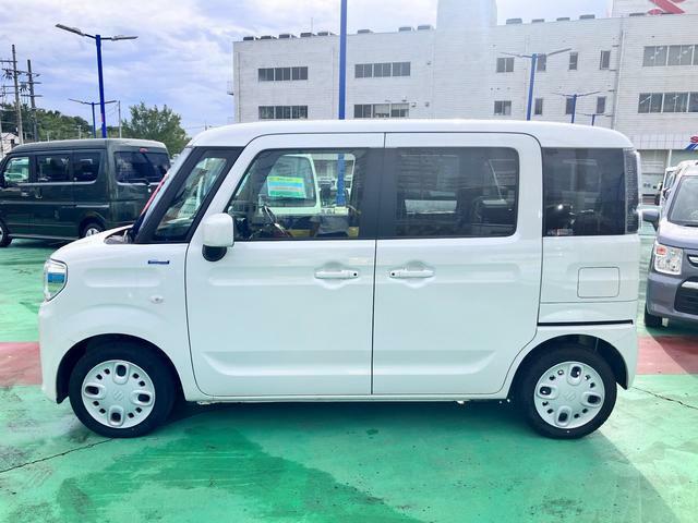 お買い得車から、人気の中古車。弊社総展示台数300台！豊富な在庫からお客様にぴったりの1台をお探しいたします。