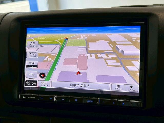 カロッツェリア8インチナビ。フルセグ、ブルートゥースお楽しみいただけます。