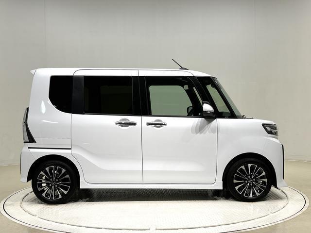 ドアは約90度に開くので荷物も積み込みやすく、乗り降りもしやすい♪　ロングドライブも快適に過ごせる工夫がいっぱいです♪♪