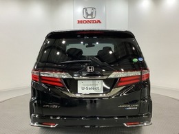 Honda認定中古車 U-Selectは3つの安心をお約束します。　1　Hondaのプロが整備した安心。 2　第三者機関がチェックした安心。　3　購入後もHondaが保証する安心。