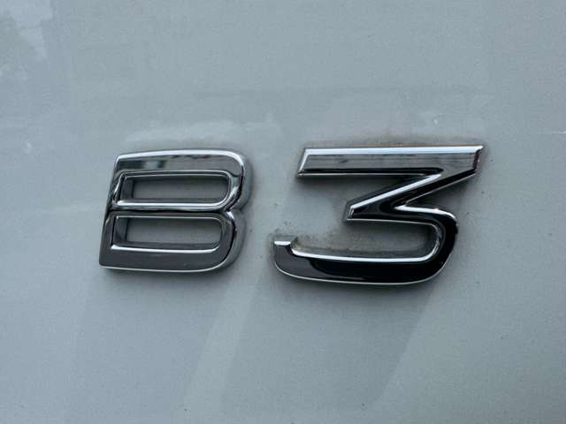 B3モデルはエンジンスタートが非常に静か。かつ発進時にもスターターモーターによるアシストがかかり滑らかで力強い走り心地です。プレミアムモデルにより相応しい仕上がりとなりました。