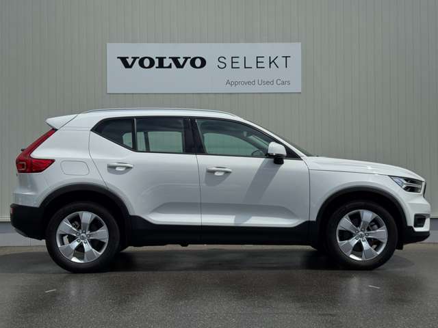 都市を駆け巡る本物のSUVとして、XC40は開発されました。スカンジナビアの独創性と都会的な雰囲気を身にまとった、都市で生活するあなたのために作られた一台です。