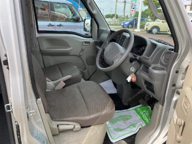 ナオイオートでは自動車保険（あいおいニッセイ同和、損保ジャパンなど）も取り扱っております。当社は自社鈑金工場を併設しております。自動車保険も含めてお客様のカーライフをサポートさせて頂きます！