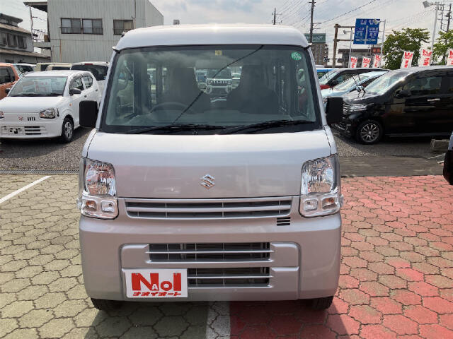 ナオイオートでは軽自動車を中心に新車・届出済未使用車・中古車を販売しております。もちろん普通車も取り扱っております。ネットでのお問い合わせも多数いただいております！お気軽にご連絡ください♪