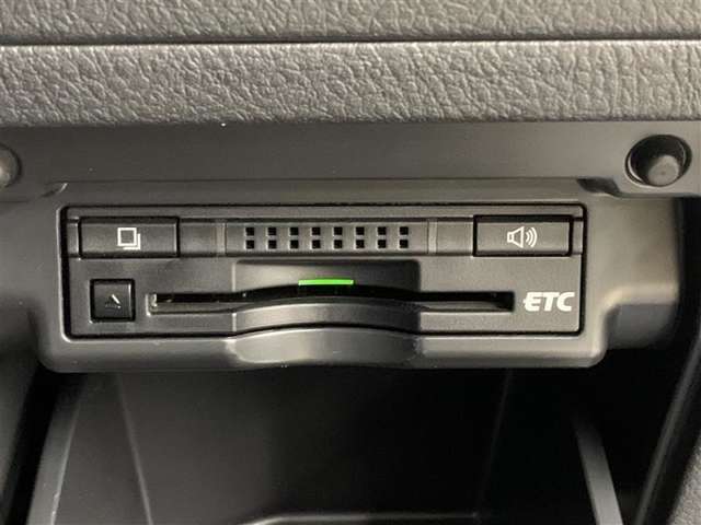 ETC車載器付きです。高速道路の料金所もスムーズに通過できます。