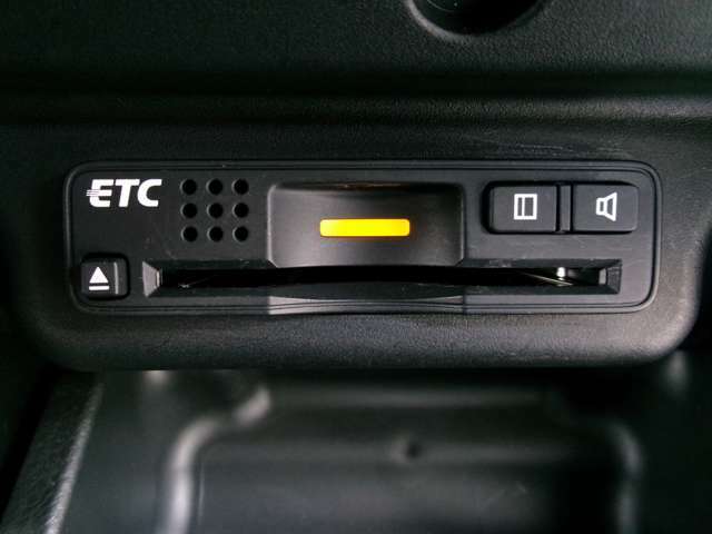 ETCは運転の邪魔にならない所に、すっきりと取り付けられております！再セットアップも承りますので、お気軽に申しつけ下さい！