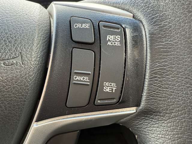 【クルーズコントロール】アクセル操作なしでも車が自動でスピードを一定に保ってくれます！高速道路の運転が快適になります。