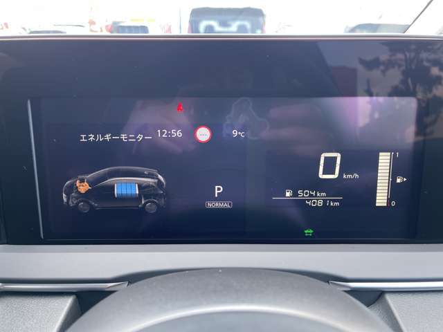 「人⇒中古車選びのプロがあなたをサポート」　車を知り尽くした「カーライフアドバイザー」が車選びからアフターサービスまできめ細かくご対応致します。