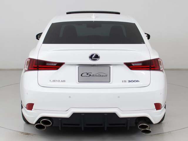 4本出しマフラー装着済み！別途変更も可能となりますのでご相談ください！