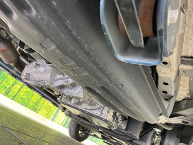 お車を安心してお乗りいただく為には、足回りの定期点検が欠かせません。サービスサポート（有償保証）では無料点検もご提供しており、安心のカーライフをお過ごしいただけるサポート体制が整っています。