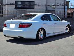 もちろん、大きな傷・大きなヘコミ等も無く、テールランプ周りのくすみや曇りなどはありません！入庫してからすぐに点検を行っているので安心です☆