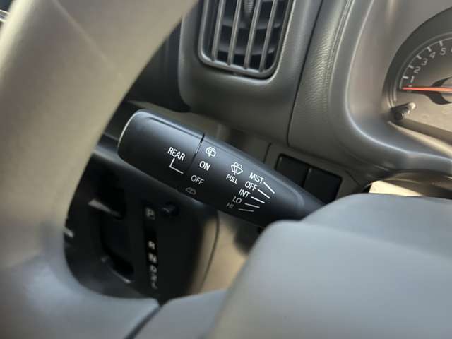 ☆お車についた傷やヘコミ、事故の修理もハヤシにお任せください。自社鈑金工場で修理ができますの安心です☆