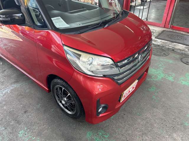 TAXは、プロの技術とプライドをもって、一物一価といわれる中古車に「安心」をお付けして、日本全国の皆様を笑顔にするカーライフをお届けします。