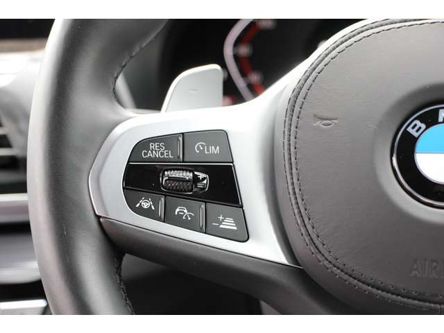 追従ACC！アクティブクルーズコントロールを装備しております。前車追従型のクルーズコントロールです。前車が停止すれば自車も停止し発進までも自動で行います。先進の安全機能が装備されております。