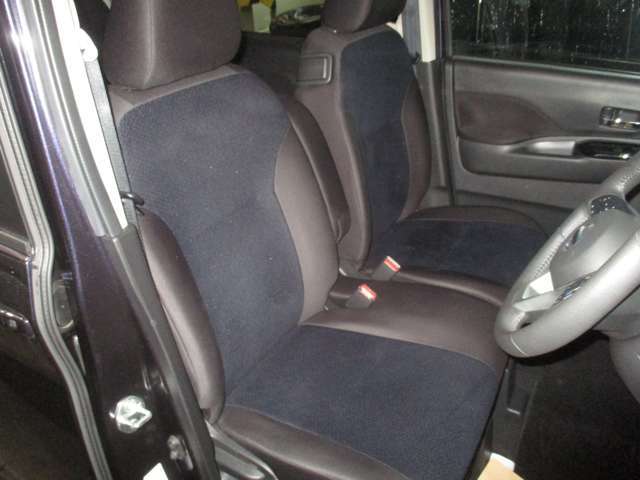 使いやすく見やすい運転席周り