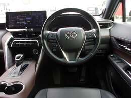 運転席パワーシート付です。お好みの高さに調整ができますね。