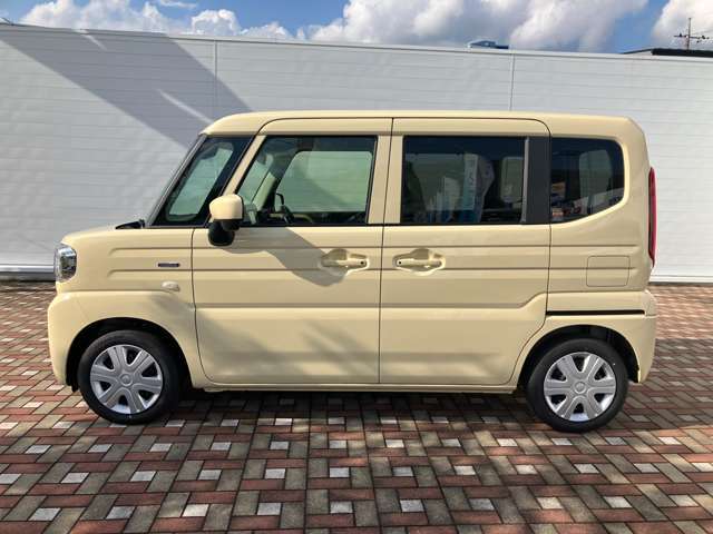 グレードはハイブリッドXです